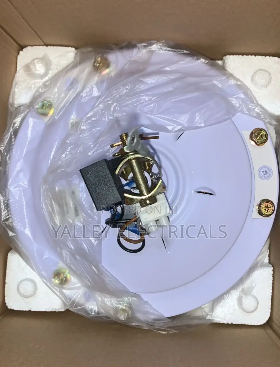 AILYONS Long and Medium Blade Ceiling Fan