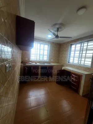 2bdrm Apartment in Nanakrom, Ashaley Botwe for rent