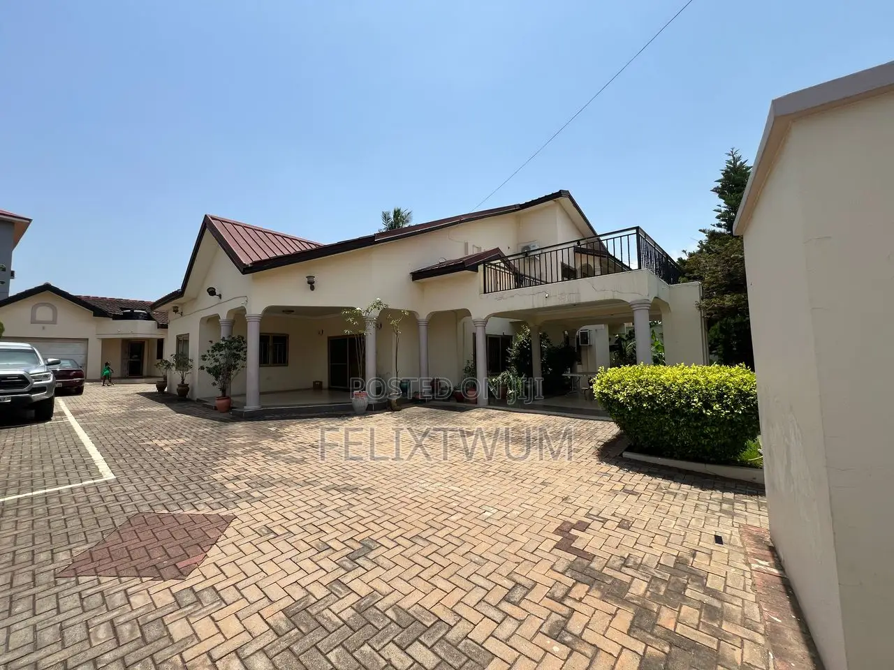 5bdrm House in Accra Metropolitan for sale
