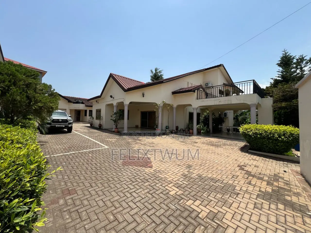5bdrm House in Accra Metropolitan for sale