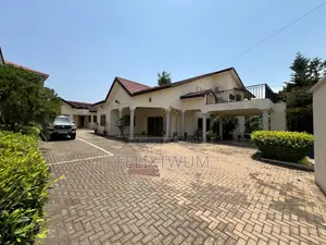 5bdrm House in Accra Metropolitan for sale