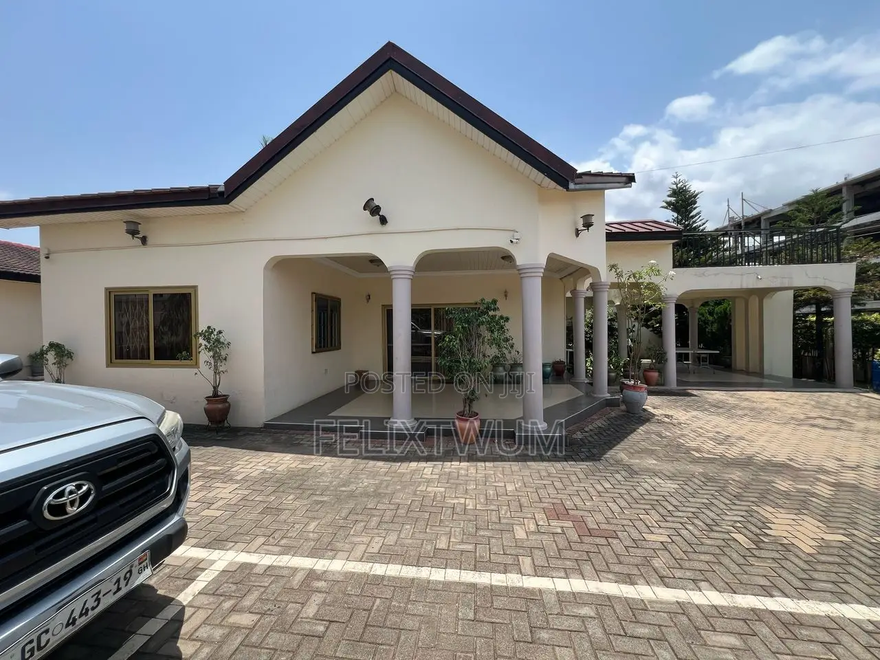 5bdrm House in Accra Metropolitan for sale