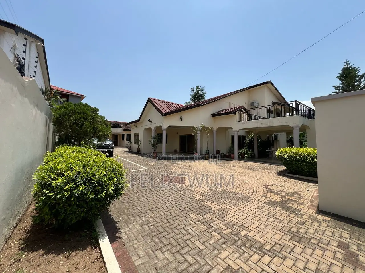 5bdrm House in Accra Metropolitan for sale