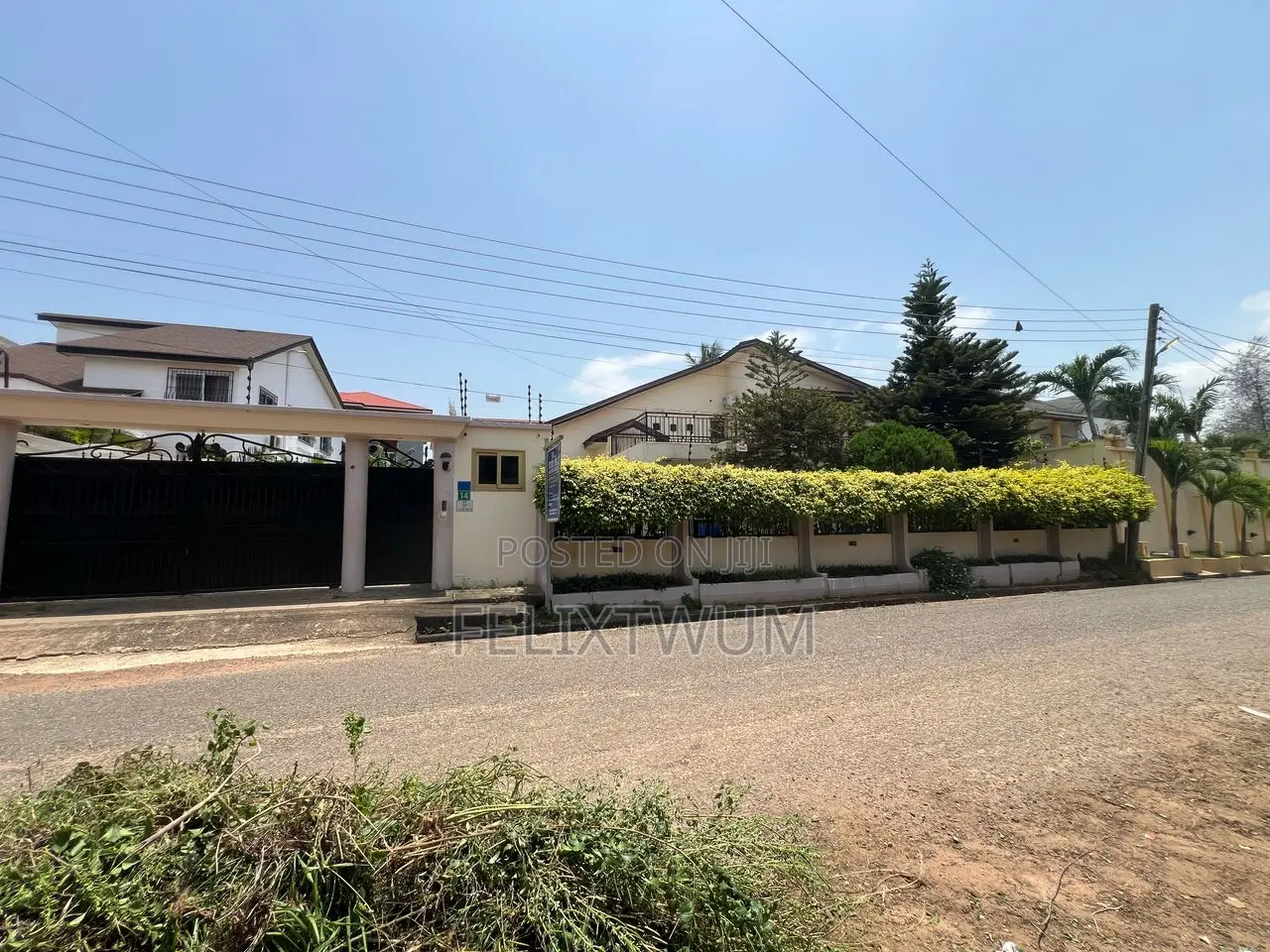 5bdrm House in Accra Metropolitan for sale