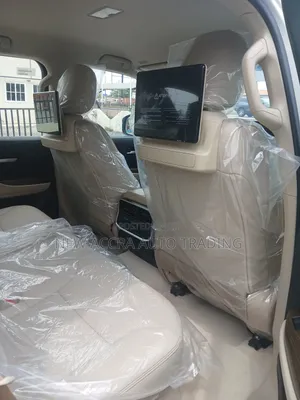 New Toyota Land Cruiser LC300 2025 White