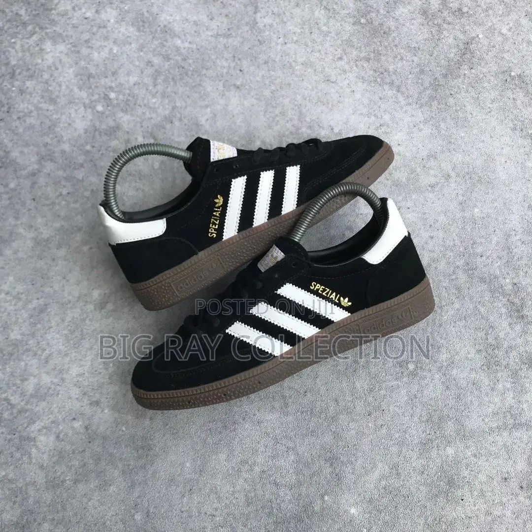 Solid Adidas Spezial Sneaker