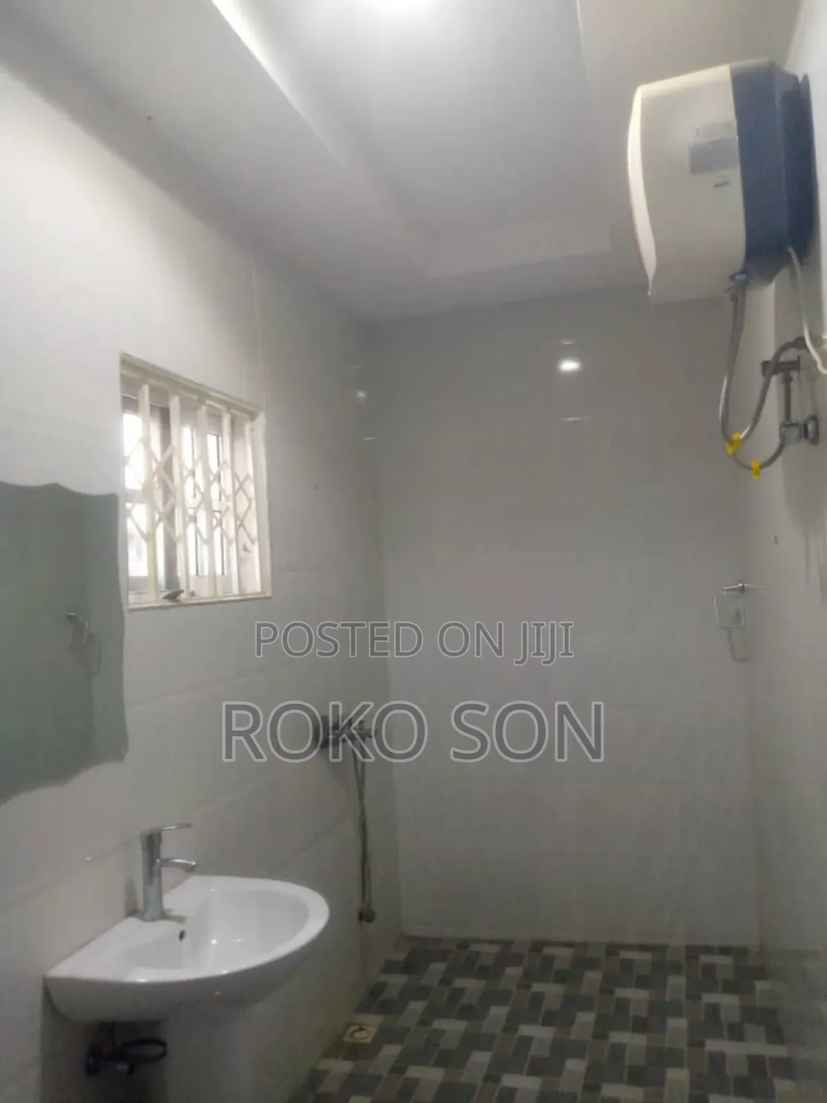 4bdrm Duplex in Dr Roko, A&C Mall Area for rent