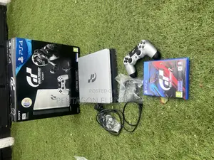 Playstation 4 Slim