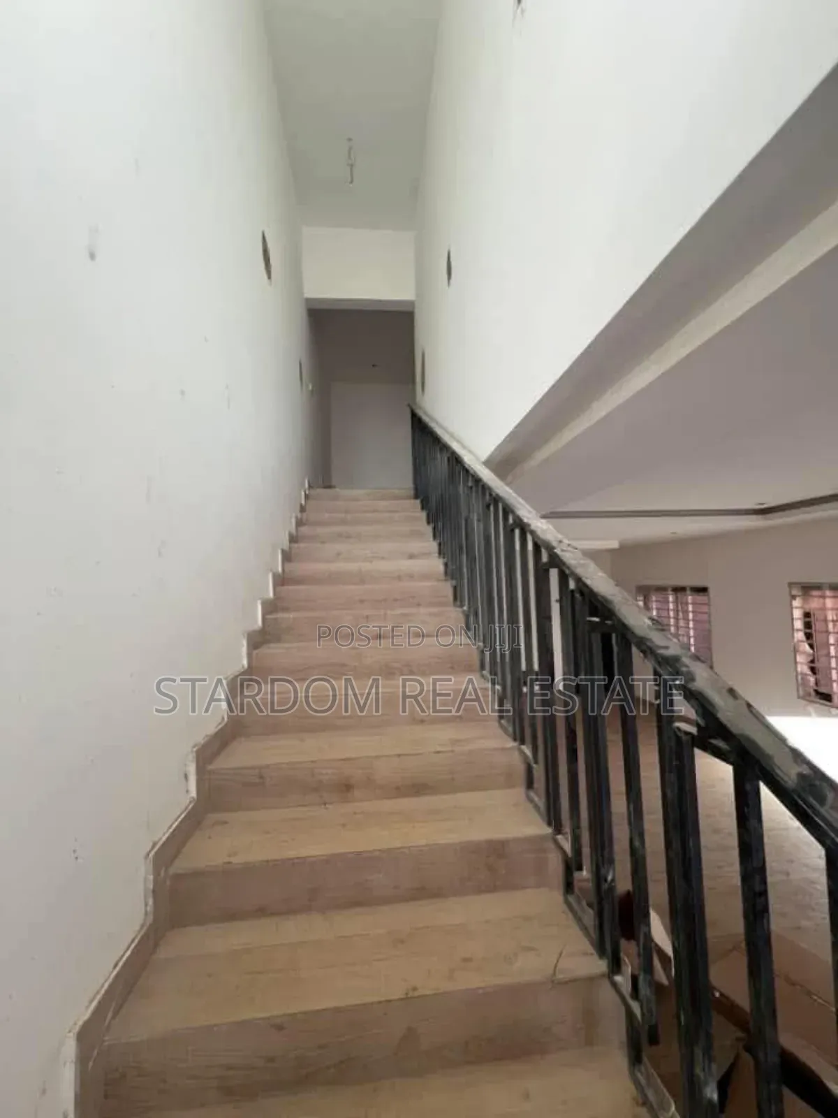 3bdrm Townhouse / Terrace in Adjiringanor, East Legon for rent