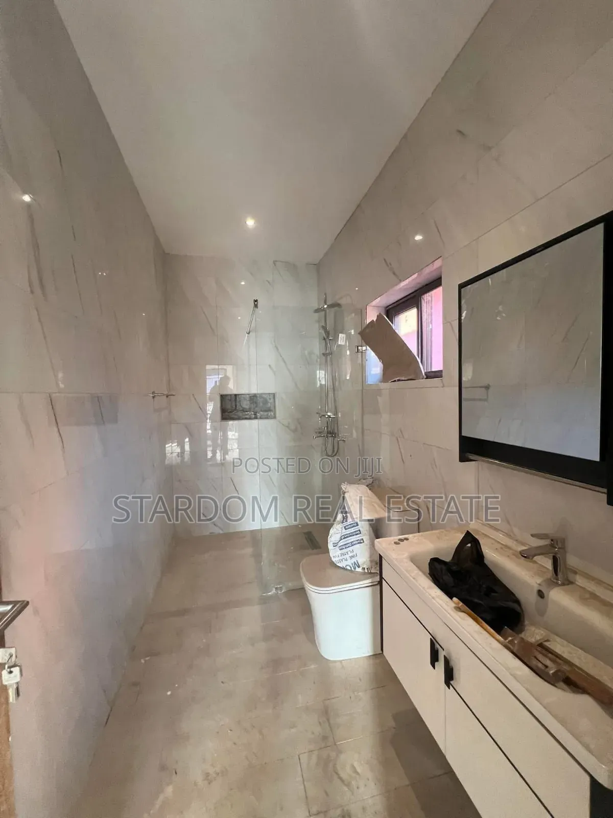 3bdrm Townhouse / Terrace in Adjiringanor, East Legon for rent