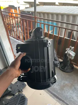 Toyota Hiace 08-13 Air Cleaner