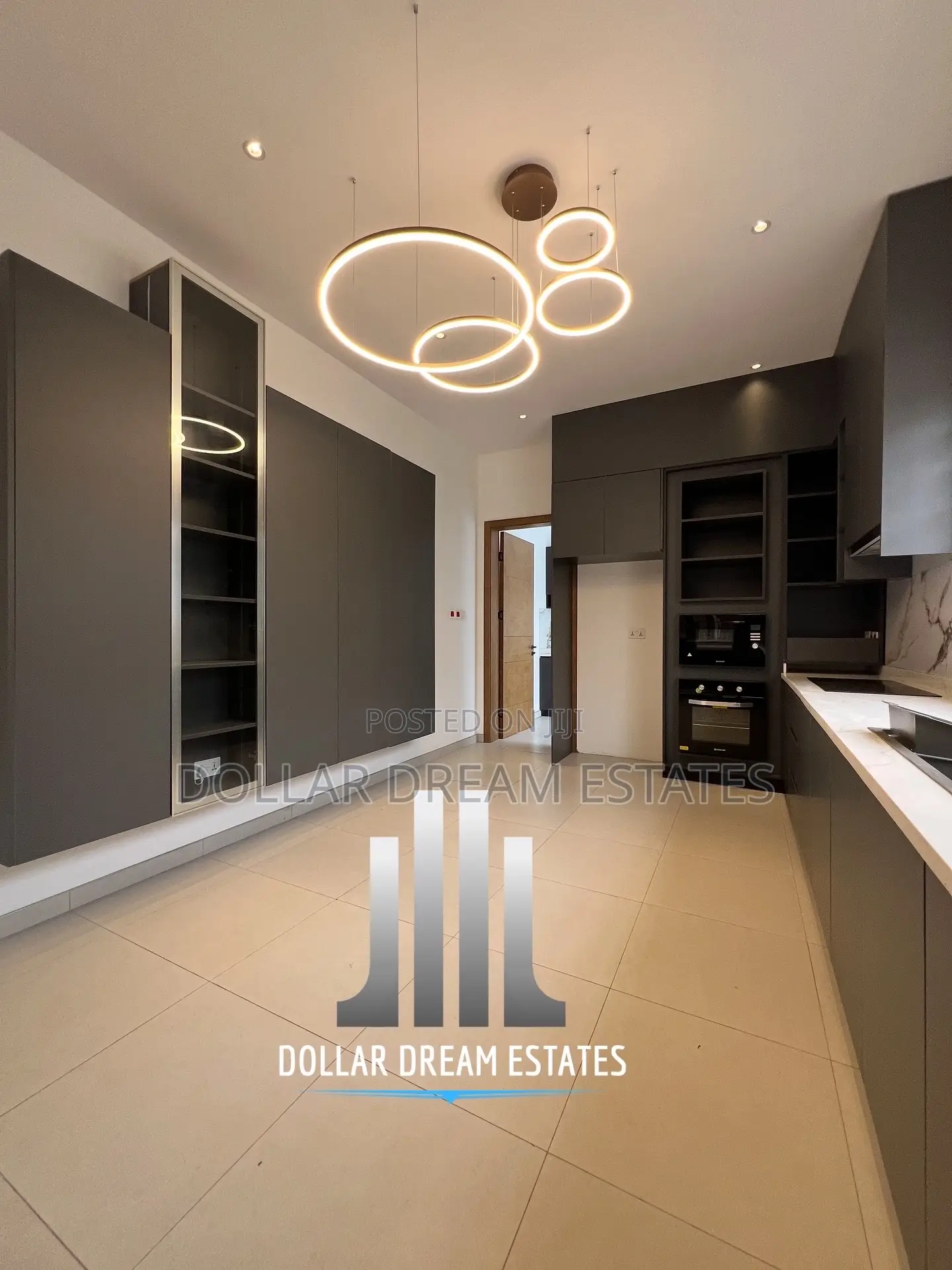 5bdrm House in Spintex for sale