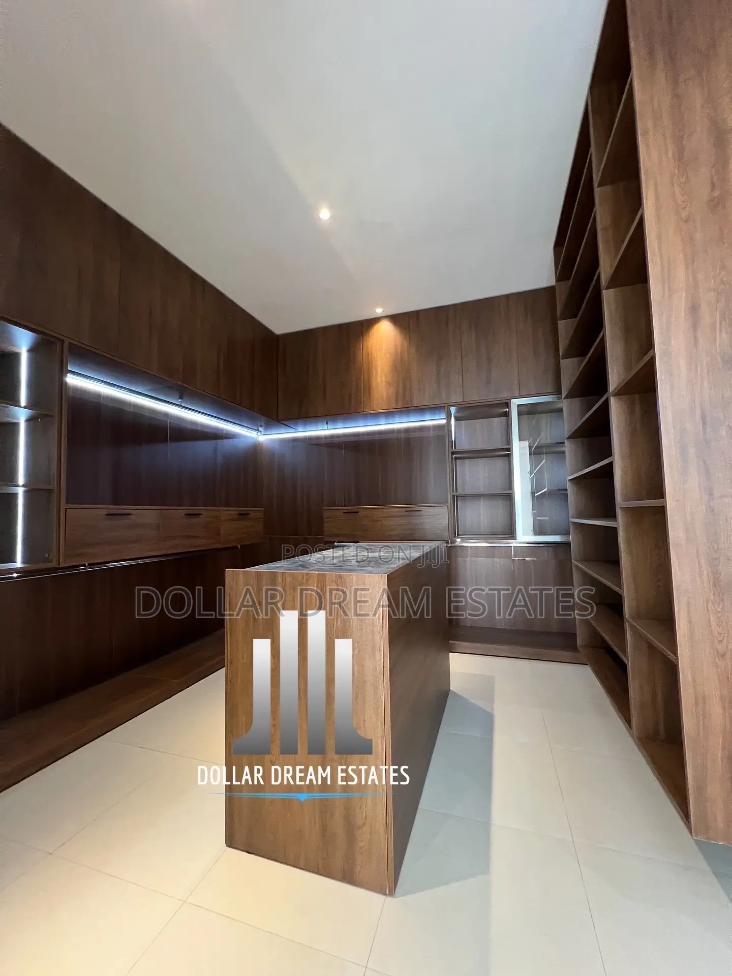 5bdrm House in Spintex for sale