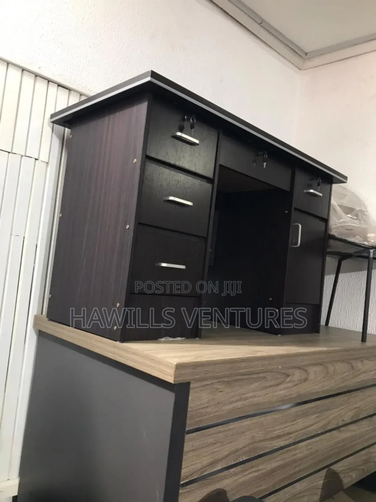 Beautiful Black Table (120*60cm)