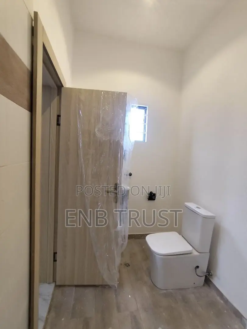 4bdrm Duplex in Adjriganor Obojo, Otano for sale