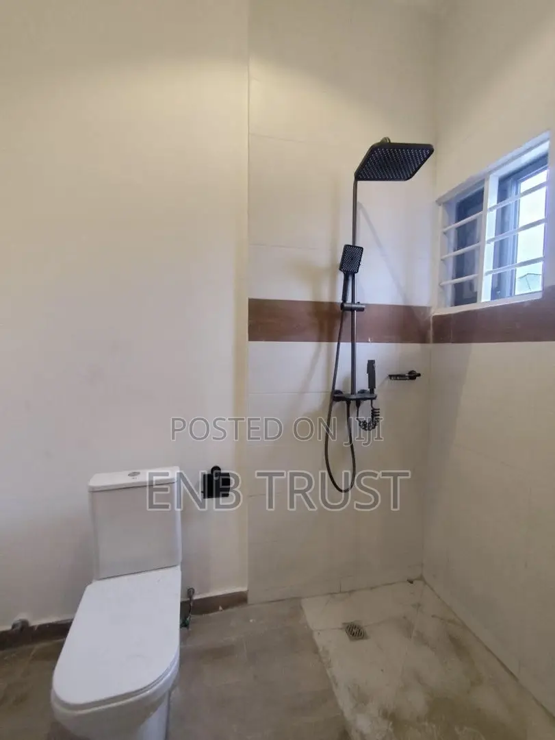 4bdrm Duplex in Adjriganor Obojo, Otano for sale