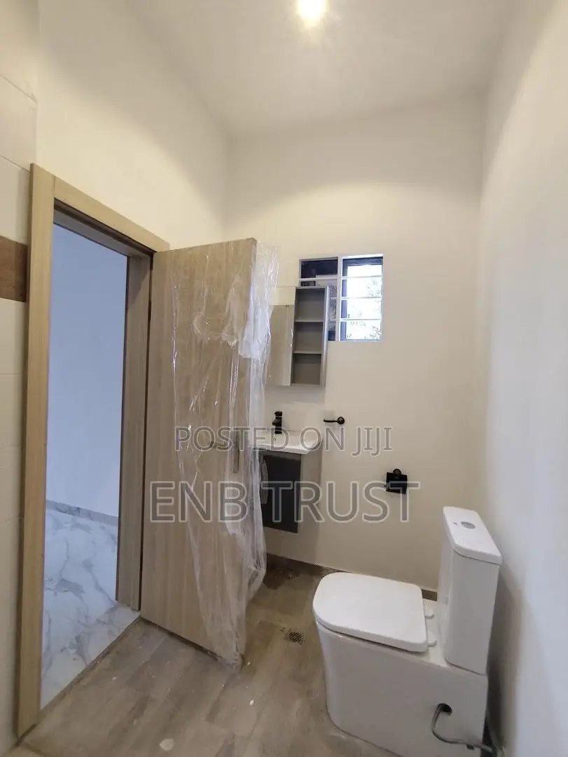 4bdrm Duplex in Adjriganor Obojo, Otano for sale