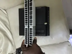 Playstation 4 Standard 500gig-Jailbreak-With 8 Games Installed