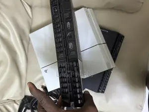 Playstation 4 Standard 500gig-Jailbreak-With 8 Games Installed