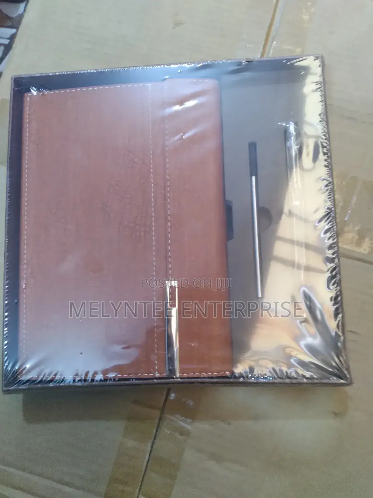 Cooperate Gift Set With Dairy,Pen and Refill Ink, Can Be Customized.