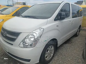 Hyundai Starex 2013 White
