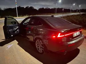 Lexus IS 200t 2016 Green