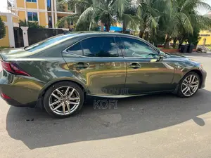Lexus IS 200t 2016 Green