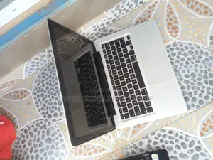 Laptop Apple MacBook 4GB Intel Core I5 HDD 500GB