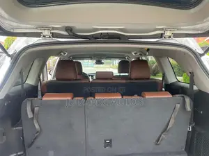 Toyota Highlander LE 2019 Silver