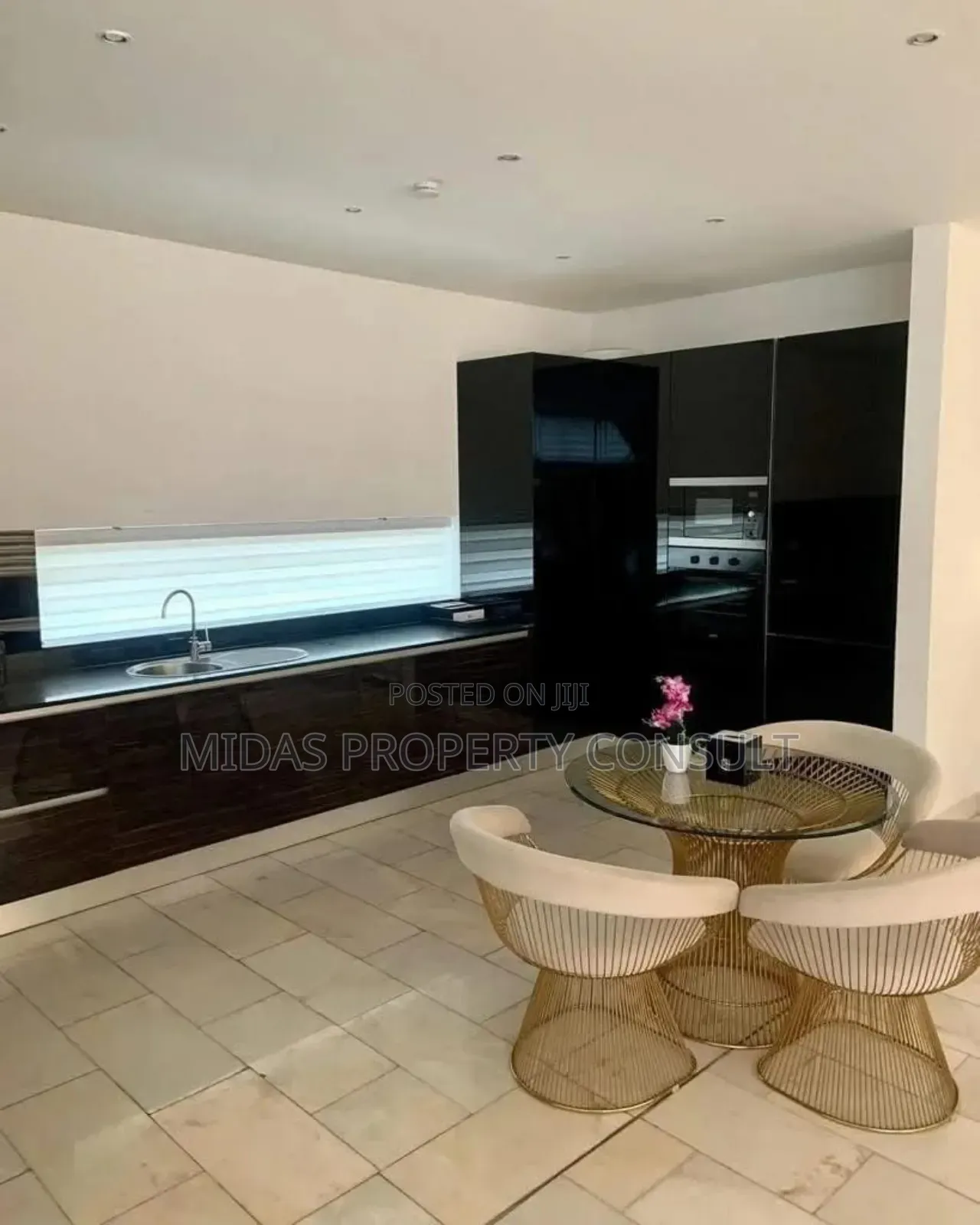 4bdrm Townhouse/Terrace in Airport for sale