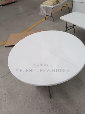 Round 10 Seater Table