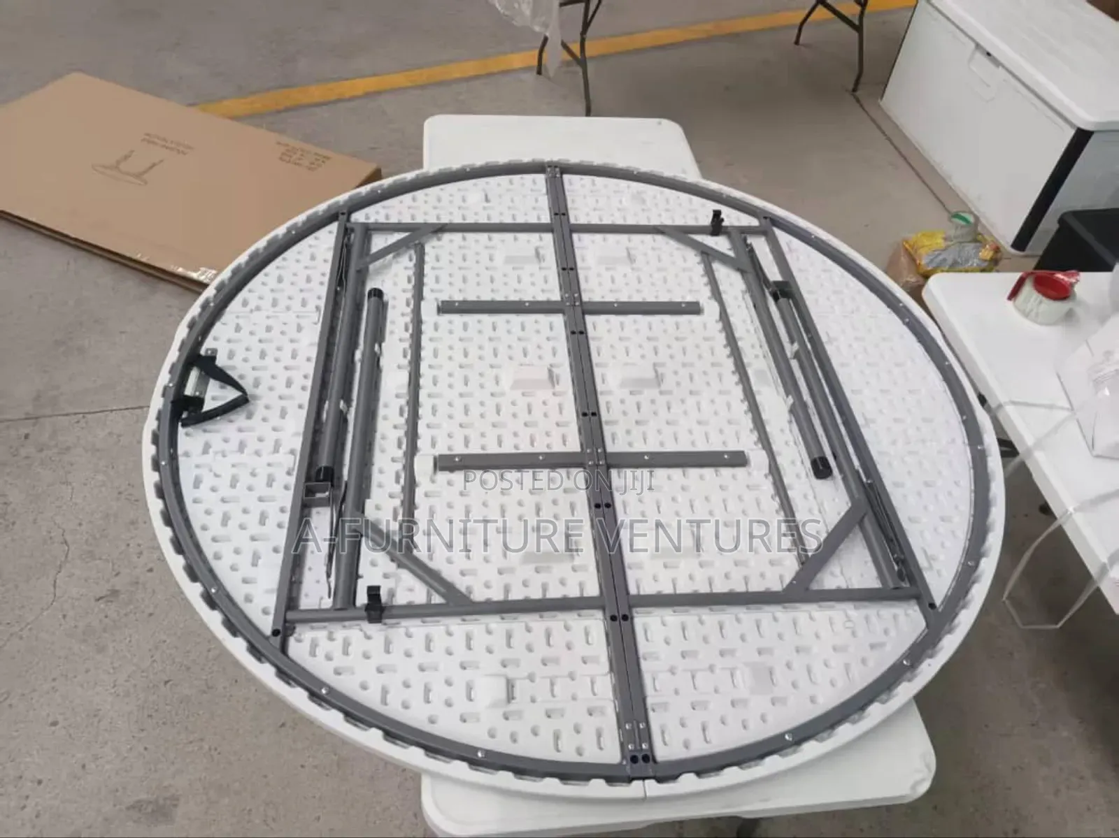 Round 10 Seater Table