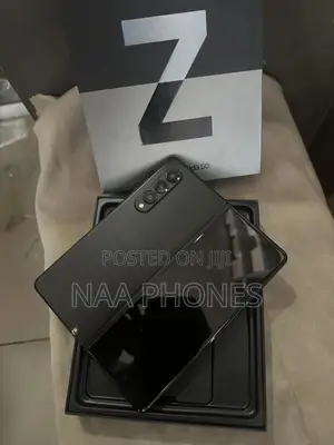 New Samsung Galaxy Z Fold 3 256 GB Black