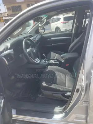 Toyota Hilux 2017 Gray