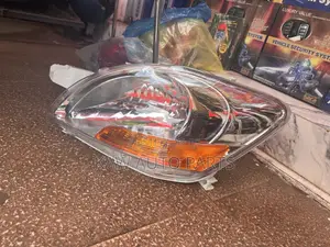 2007,2008,2009,2010,2011 Headlight For Toyota Yaris