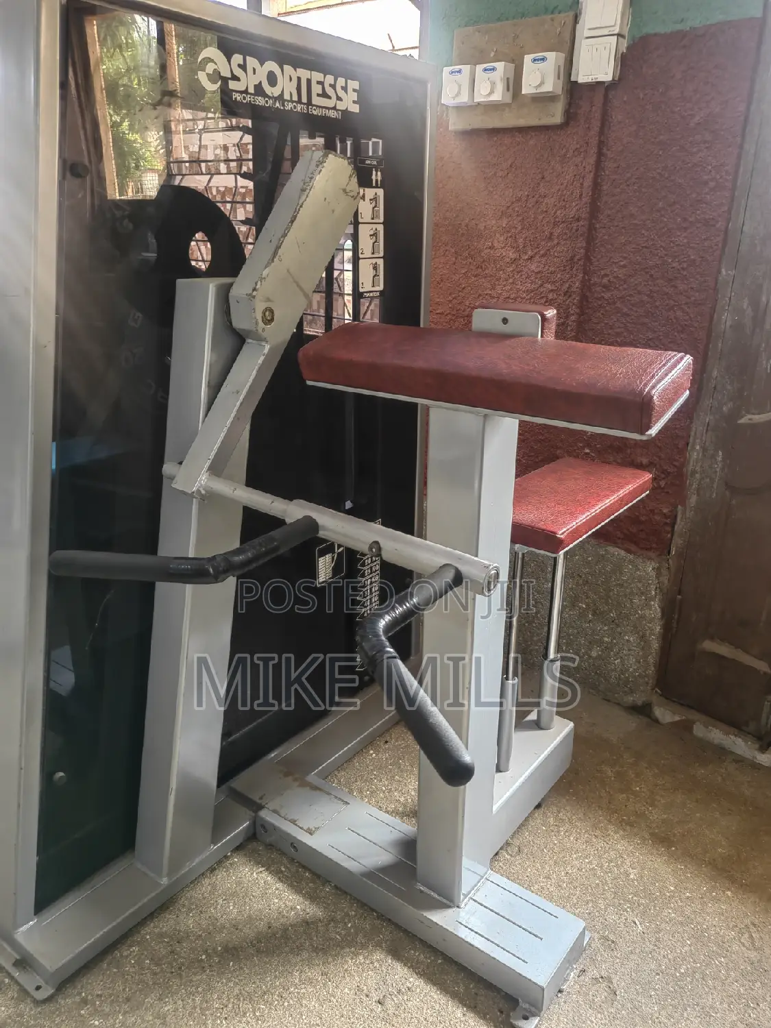 Commercial Preacher Curl Machine