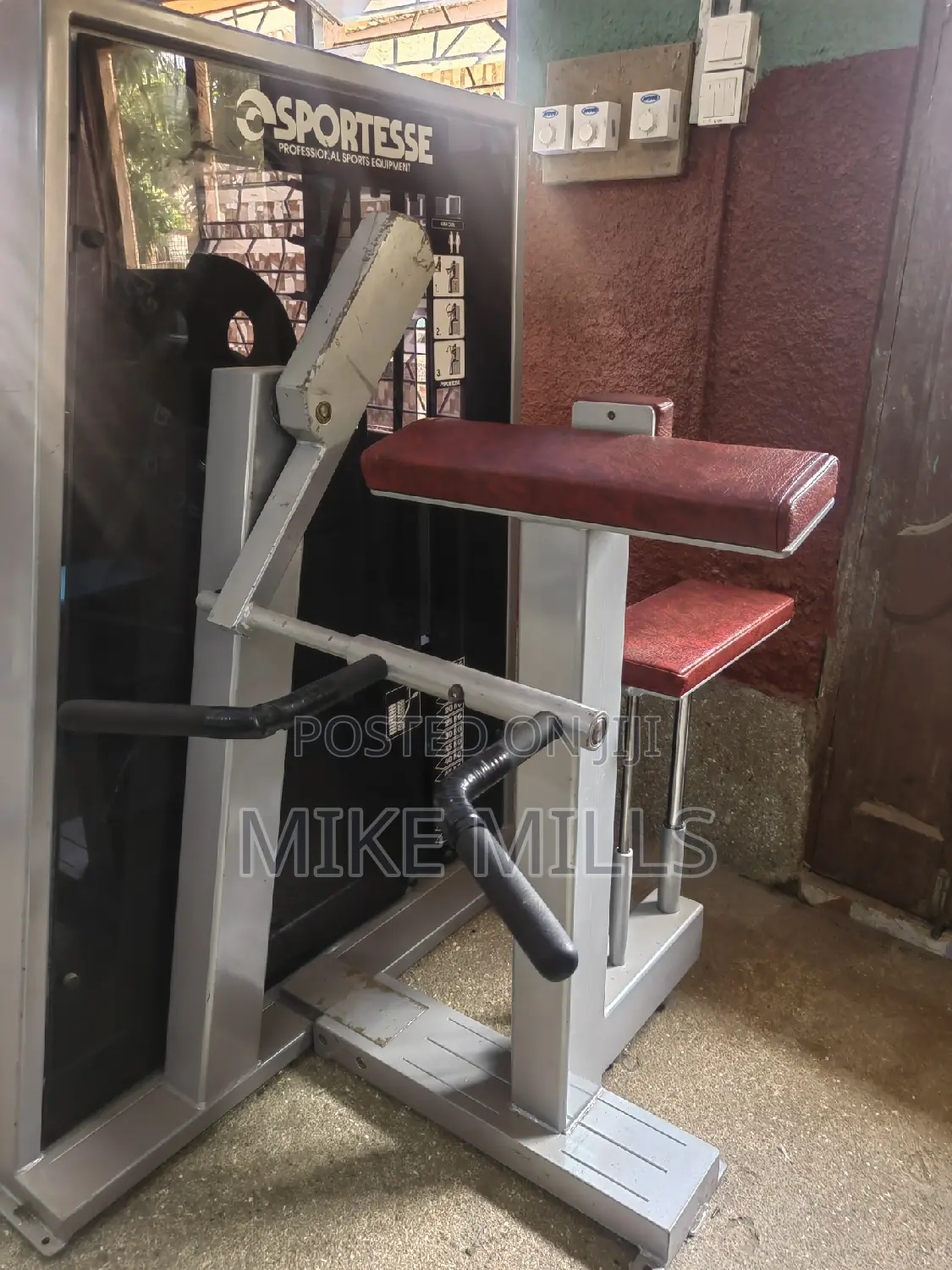 Commercial Preacher Curl Machine