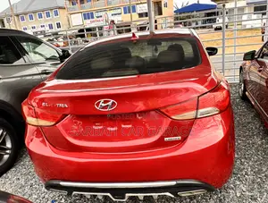 Hyundai Elantra 2014 Red