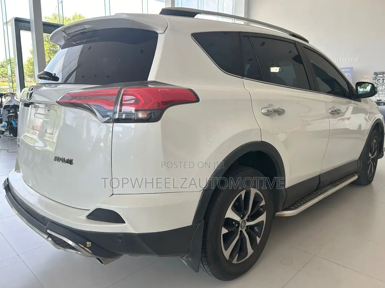 Toyota RAV4 2017 White