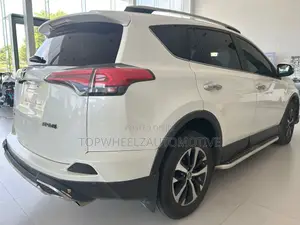 Toyota RAV4 2017 White