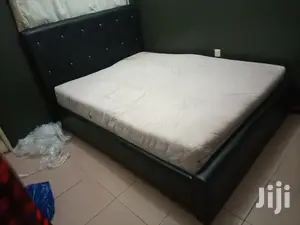 Lovely Black Bedwith Matress