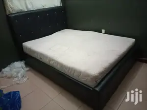 Lovely Black Bedwith Matress