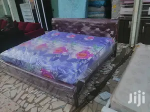 Clasical King-size Bed With Matress