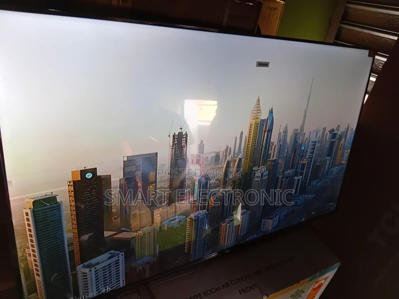 Life in Ultra Detail Smart TCL 55inches
