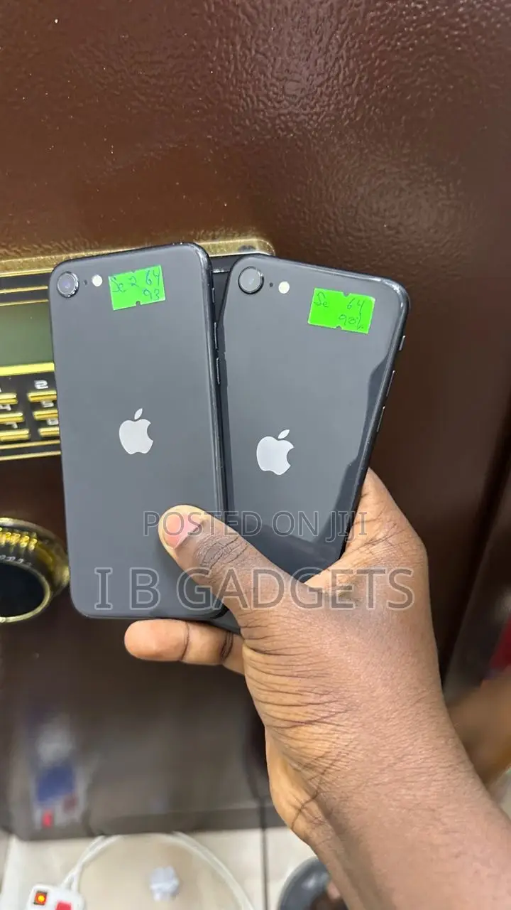 Apple iPhone SE 64 GB Black