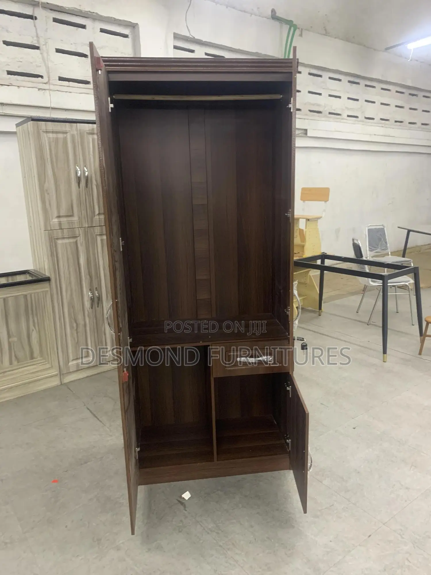 2 In 1 Wardrobe With A Mirror