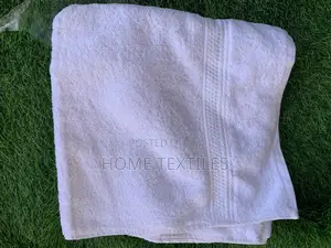 White Fluffy and Soft Bath Towel 70*140cm (Large Size)