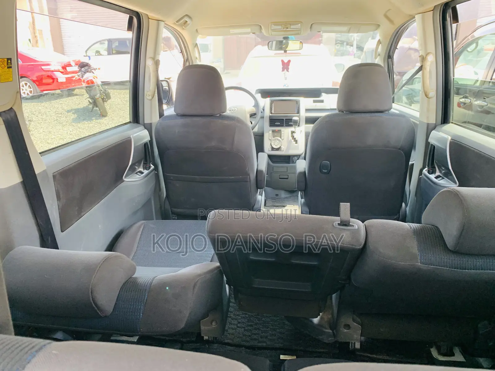 Toyota Voxy 2010 Black
