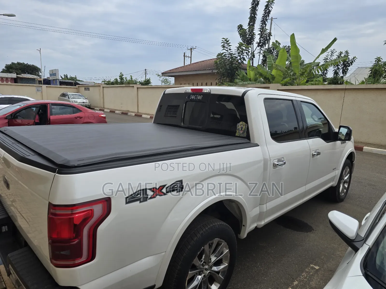 Ford F-150 Lariat 4x4 SuperCrew Cab Styleside 5.5 ft. box 145 in. WB