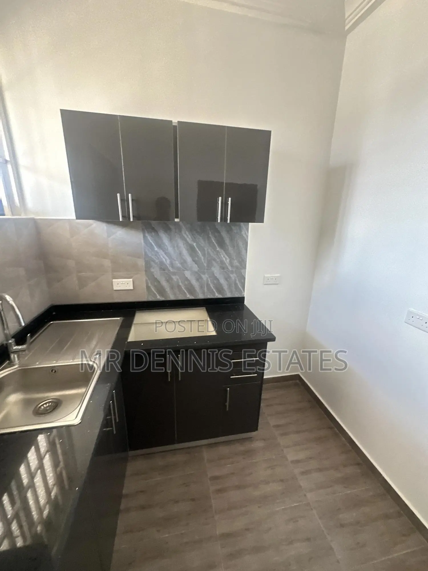 1bdrm Apartment in Westhills Mall for rent